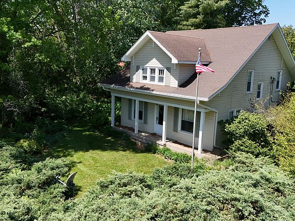 3rd image of 9844 S River Rd