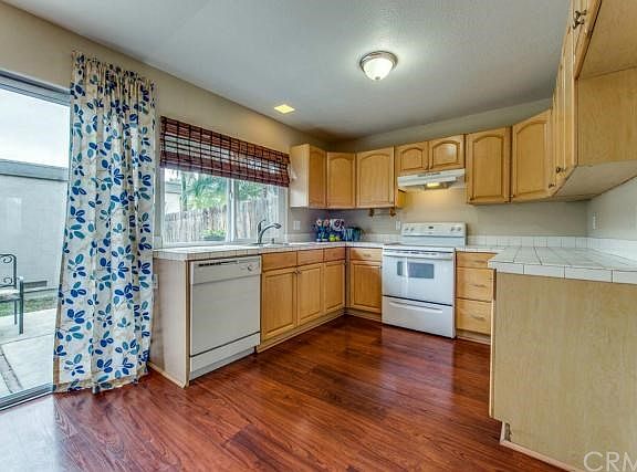 5th image of 571 W Alton Ave #43