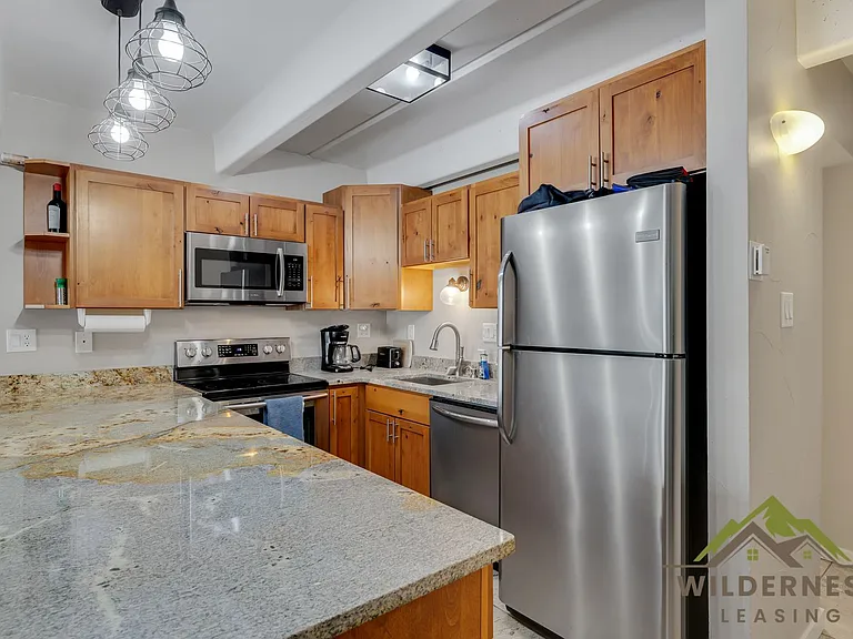220 E La Bonte St #B — Photo 9