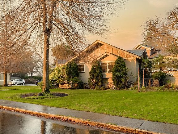 3rd image of 1975 Highland Rd