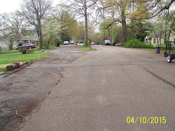 4th image of 2925 Gaston Ave