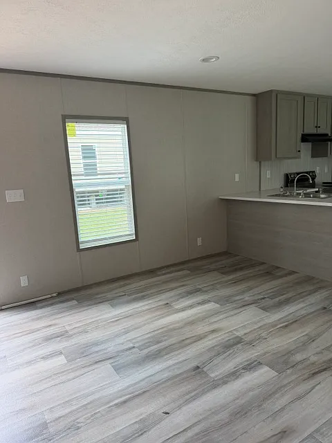 3 bed, $1,199 — Photo 2