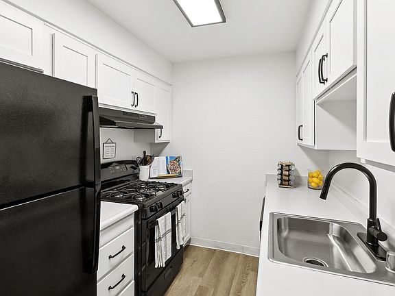 2nd image of 10680 Coloma Rd #4-127