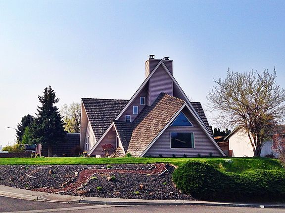 Front view of home