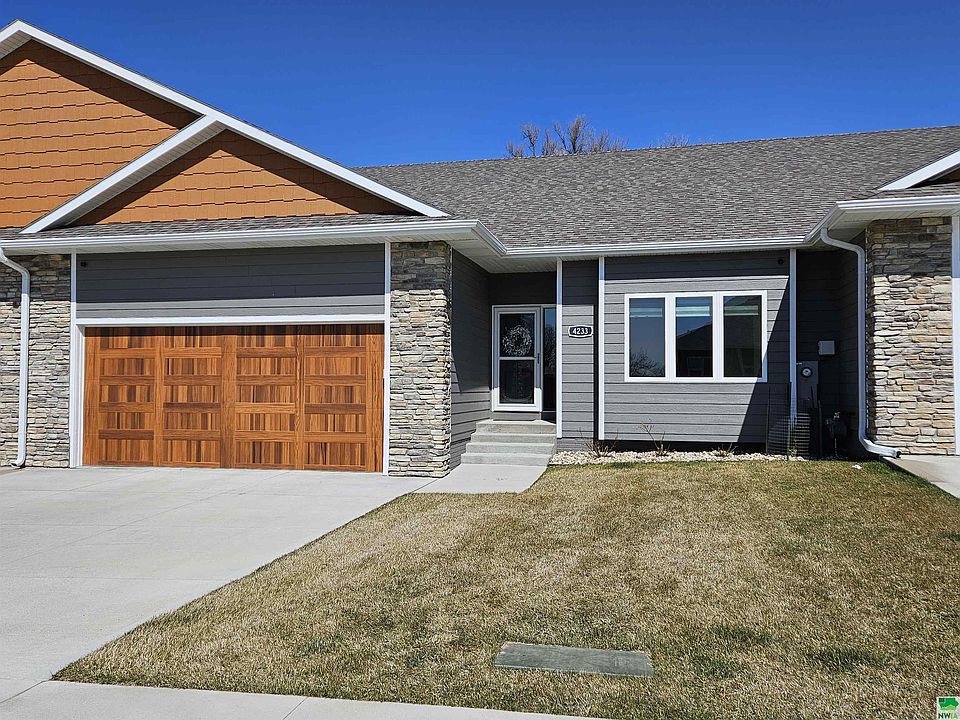 1st image of 4233 Fremar Dr