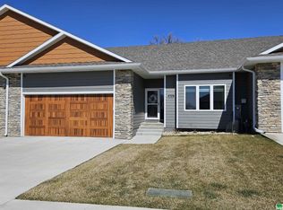4233 Fremar Dr, Sioux City, IA 51104