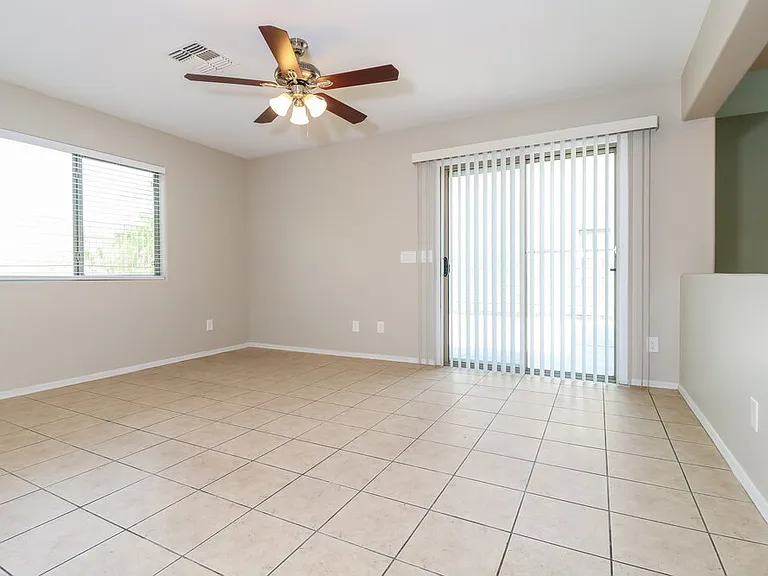 7412 S 37th Dr — Photo 6