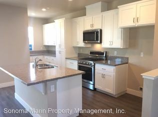 686 E Cotati Ave, Cotati, CA 94931