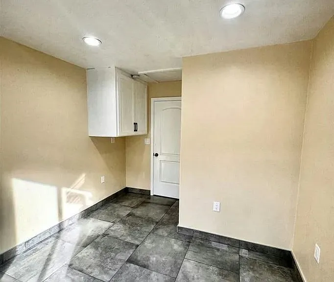 3538 W 108th St #35383538-1/4 — Photo 5