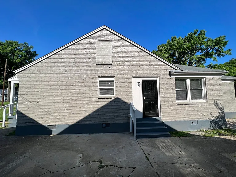 1758 Edward Ave — Photo 6