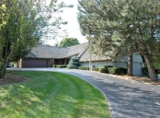 110 Hewes Dr, North Barrington, IL 60010