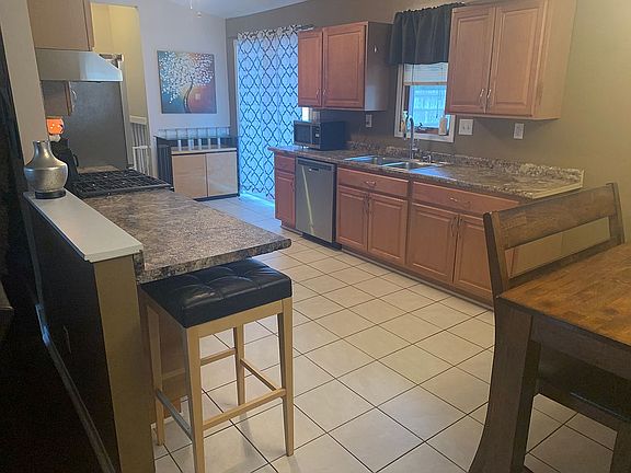 5th image of 6439 Currant Ct