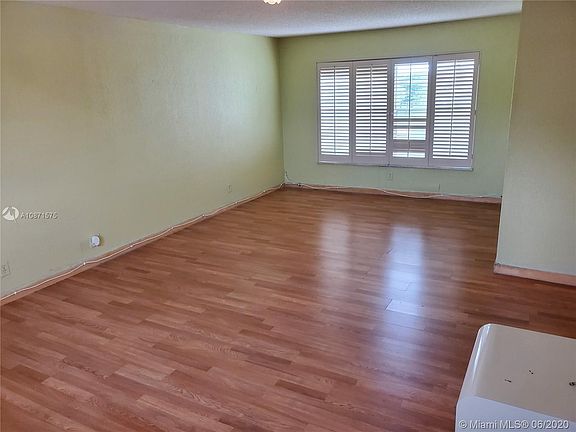 5th image of 5860 NW 44th St APT 501