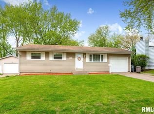 3214 Wakonda Dr, Bettendorf, IA 52722