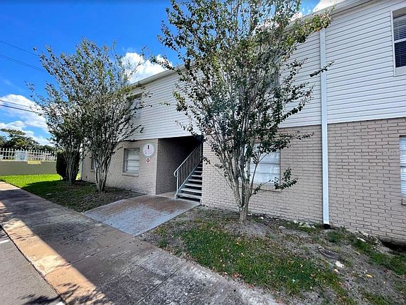 2nd image of 7210 N Manhattan Ave APT 122