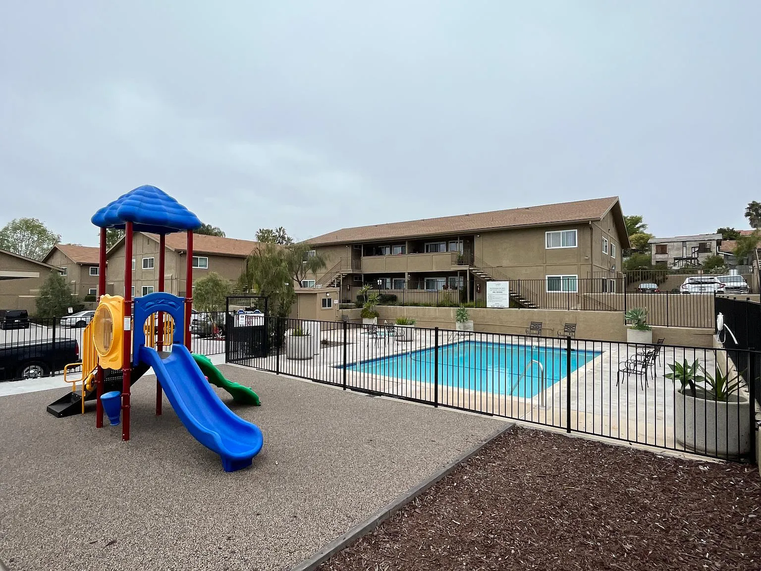 Vista Hills Apartments — Photo 4