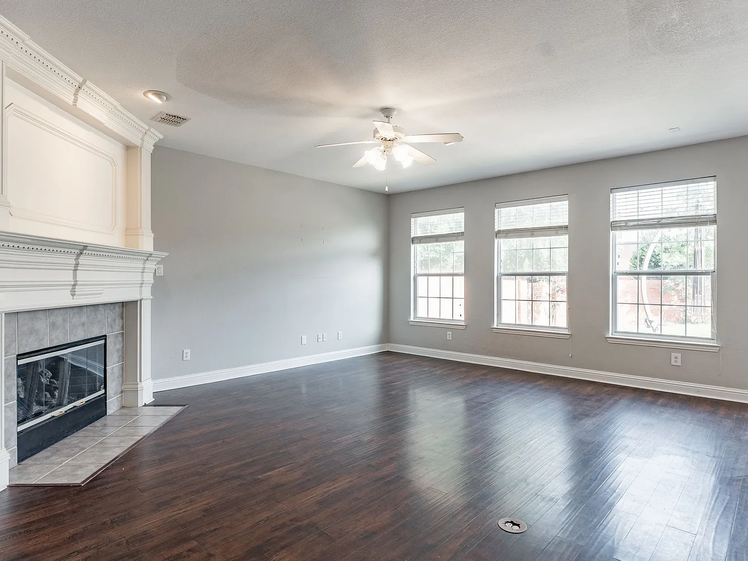 4 bed, 2.5 bath, 3168 sqft, $3,350 — Photo 4