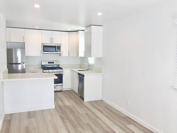 2nd image of 4045 Florida St