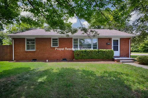 823 Stanhope Dr NE Photo 1 823 Stanhope Dr NE Photo 1