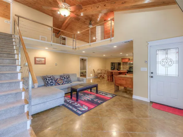 120 Harbor Light Dr, Livingston, TX 77351