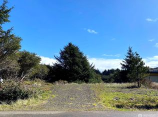 334 Sand Dune Ave SW, Ocean Shores, WA 98569