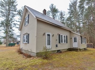 12 Doty St, Wareham, MA 02571