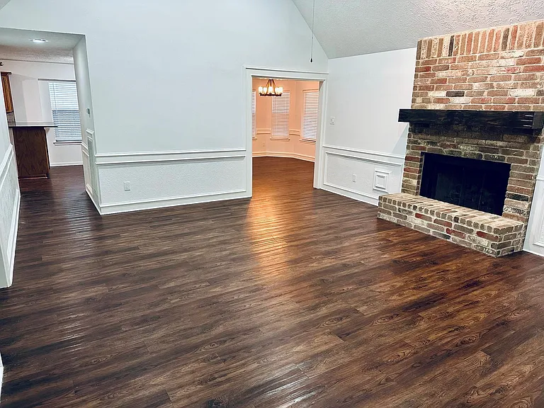 15726 Gettysburg Dr — Photo 2