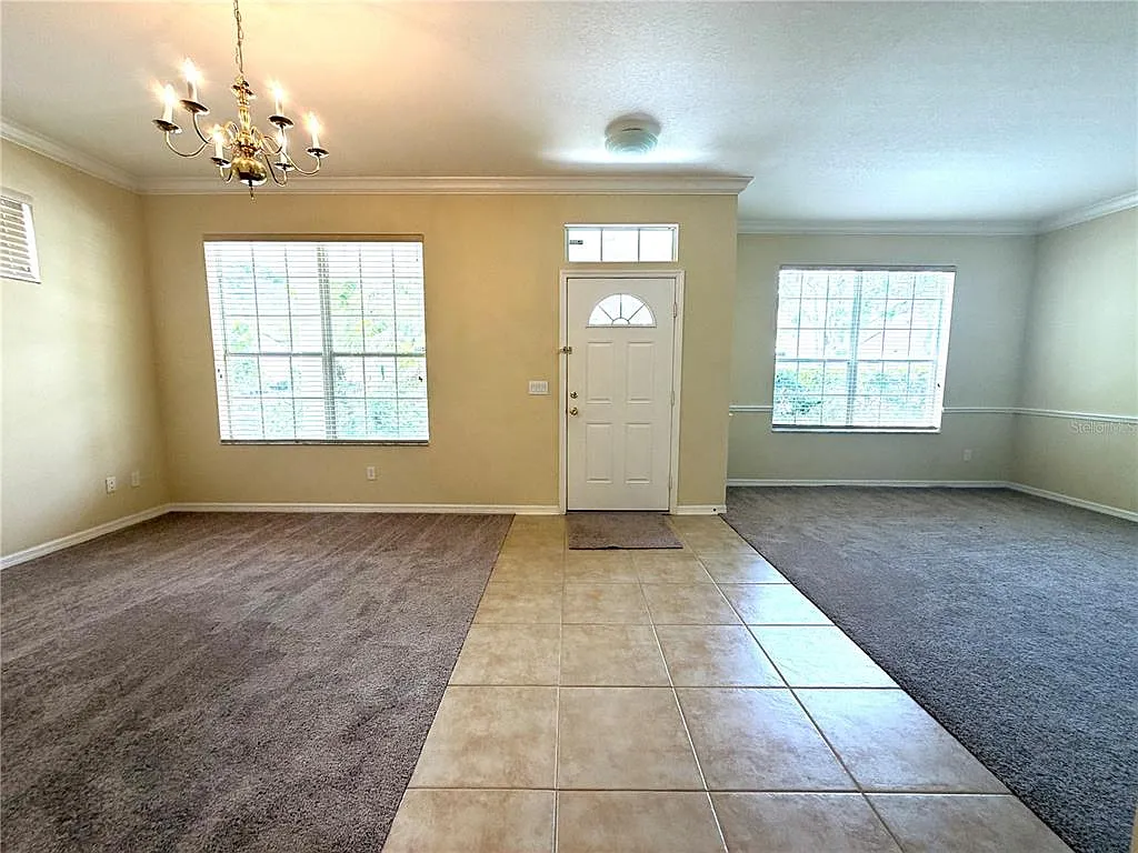 4 bed, 2.5 bath, 2476 sqft, $3,050 — Photo 4