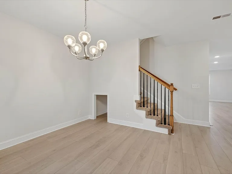 513 Herman Dr — Photo 10
