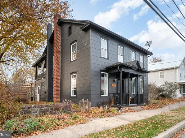 212 Market St, Lewisberry, PA 17339