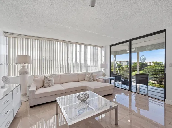 1400 Saint Charles Pl APT 520, Hollywood, FL 33026