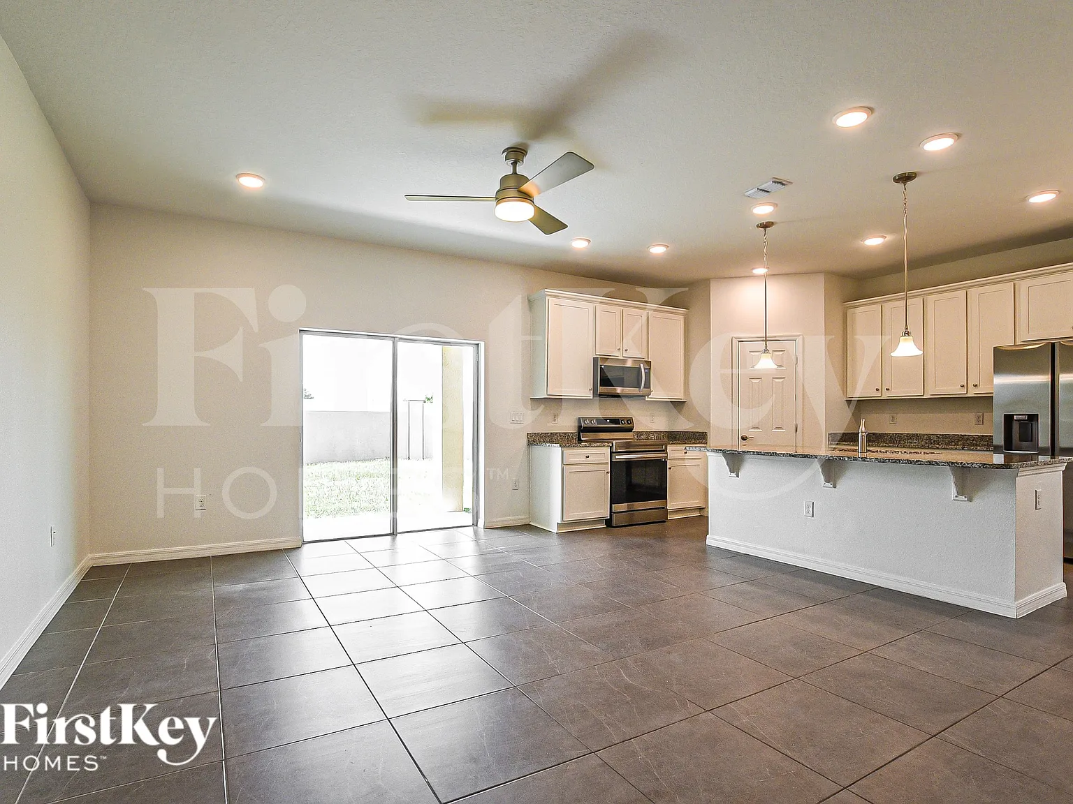 4 bed, 3.0 bath, 2001 sqft, $2,485 — Photo 2
