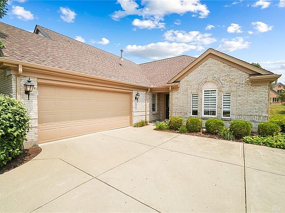 3rd image of 6826 Lorien Woods Dr