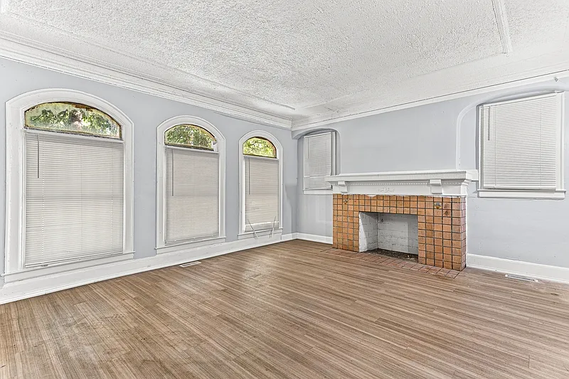 3 bed, 1.0 bath, 1400 sqft, $1,395 — Photo 3