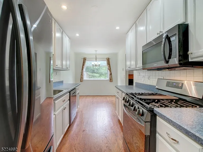 402 Marten Rd — Photo 9