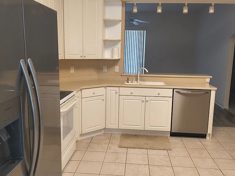 2035 Worchester Way — Photo 10