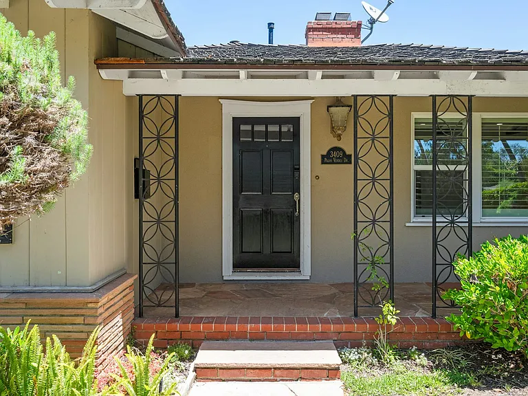 3409 Palos Verdes Dr N — Photo 9