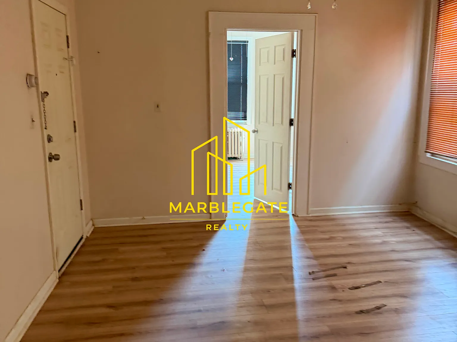 2 bed, 850 sqft, $1,800 — Photo 2