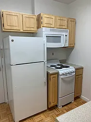 Rented by M.Grossman R.E. Management