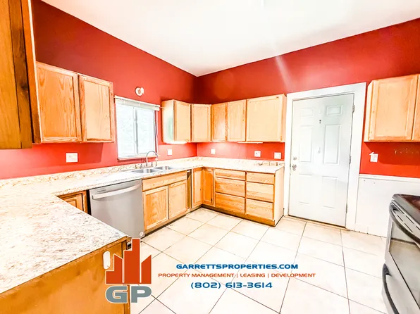 18 Clark Ave #1, Johnson, VT 05656