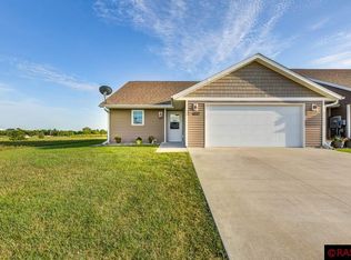 2037 Pratt Cir #2037, Saint Peter, MN 56082