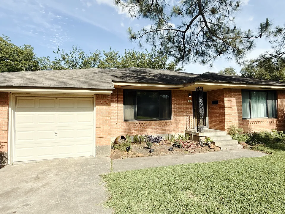 506 Classen Dr