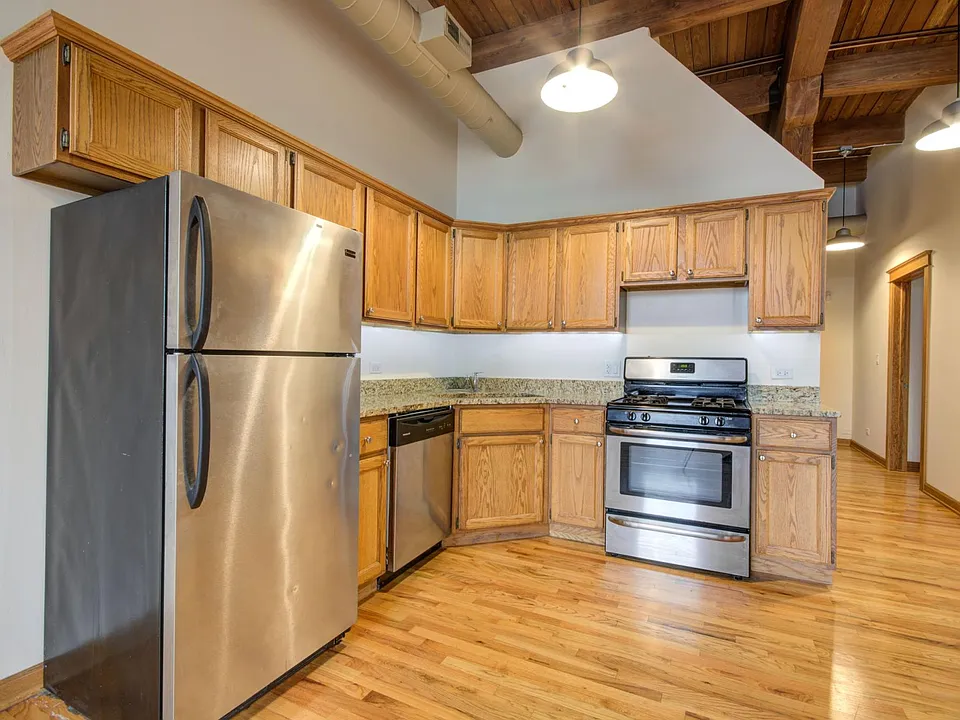 216 N May St #402
