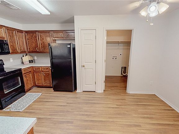 4th image of 5202 Colorado Dr