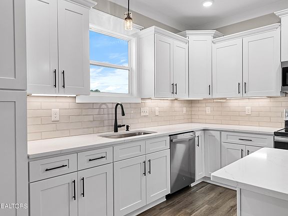 5th image of 170 Wilshaw Ct Lot 19