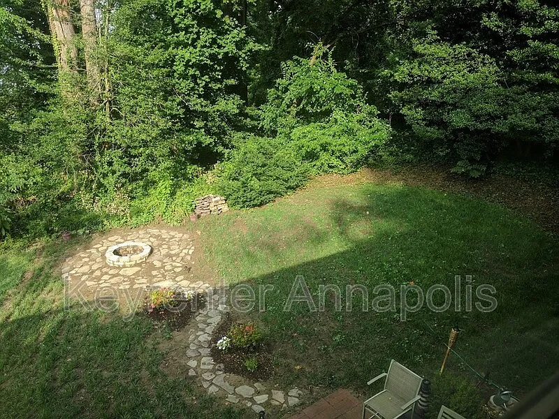 3 bed, 3.0 bath, 1988 sqft, $3,399 — Photo 4