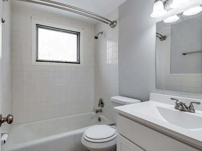 Ashford Residence — Photo 25
