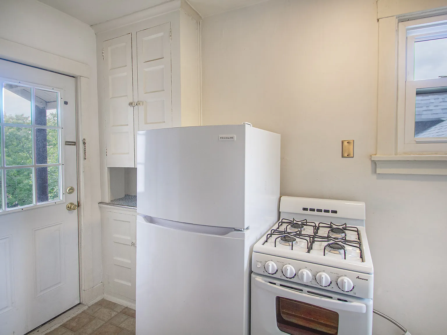 2 bed, 714 sqft, $1,250 — Photo 4