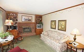 5th image of 18429 Hall Dr