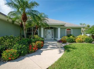 31 Bunker Ct, Rotonda West, FL 33947